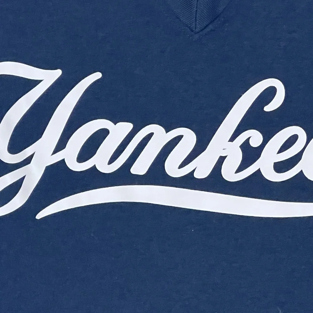 Nike Dri-FIT NY Yankees Women's V-Neck T-Shirt‎ Blue Size S/M MLB Baseball Tee